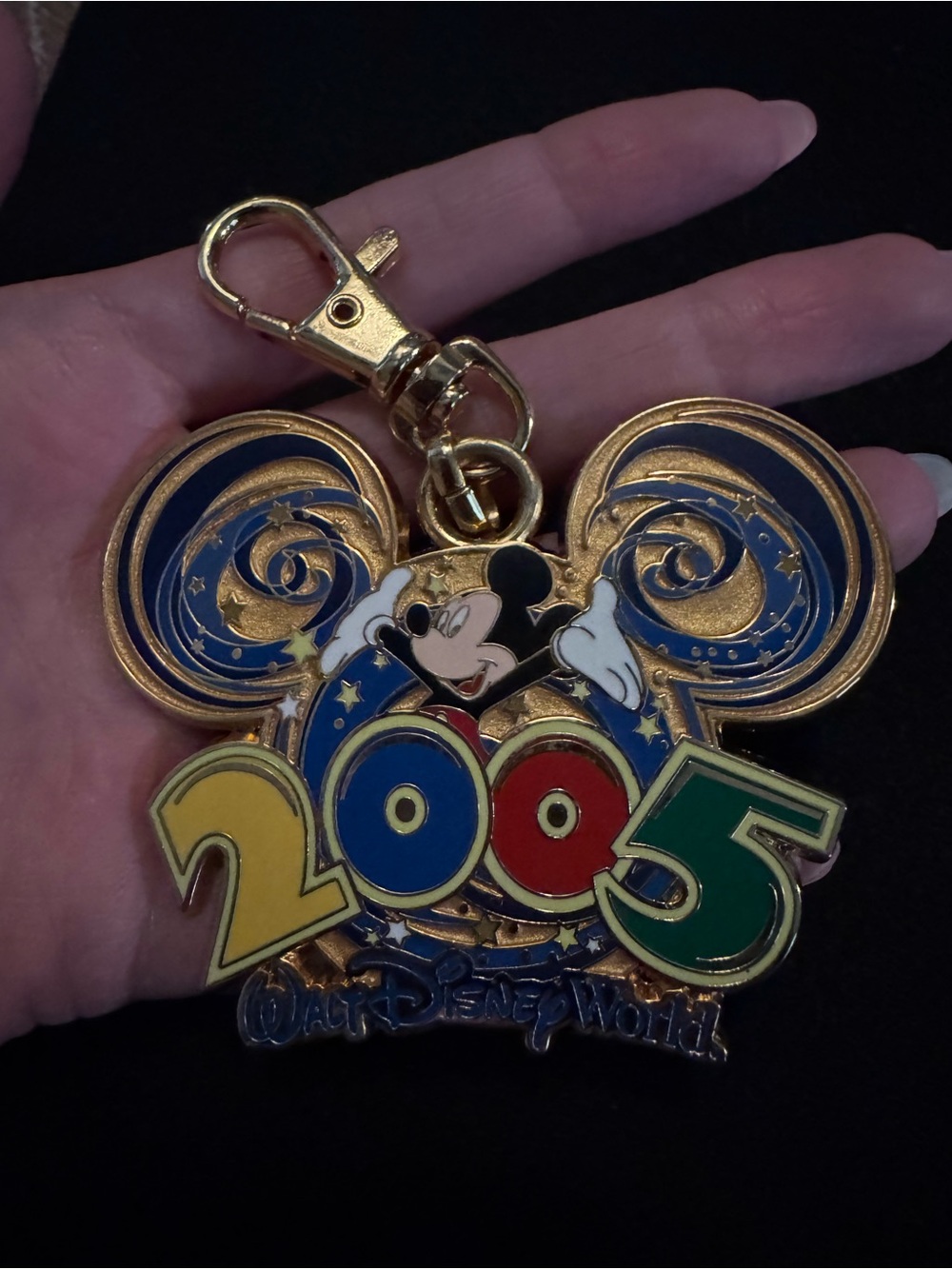 Walt Disney World 2005 Mickey Mouse Keychain - Colorful Gold Accent